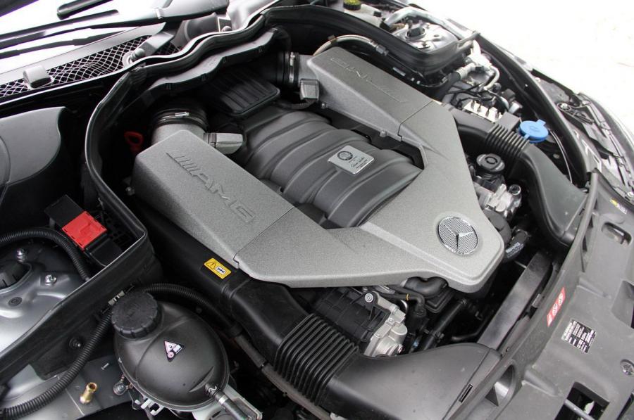  Mercedes-Benz C63 AMG Edition 507 2014 года  (фото 18 из 40)